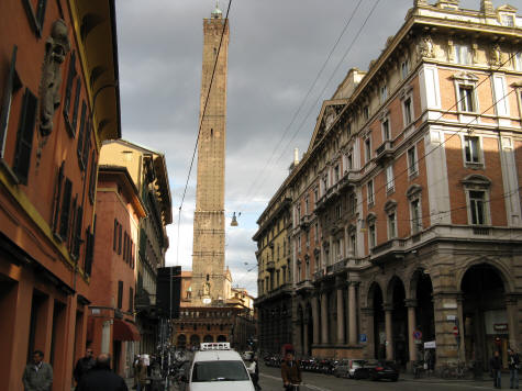 Asinelli Tower (Torri degli Asinelli)